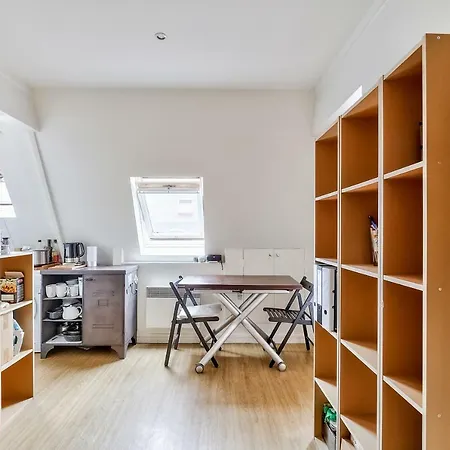 Apartment Studio For 2 People *privileged Location* Paris